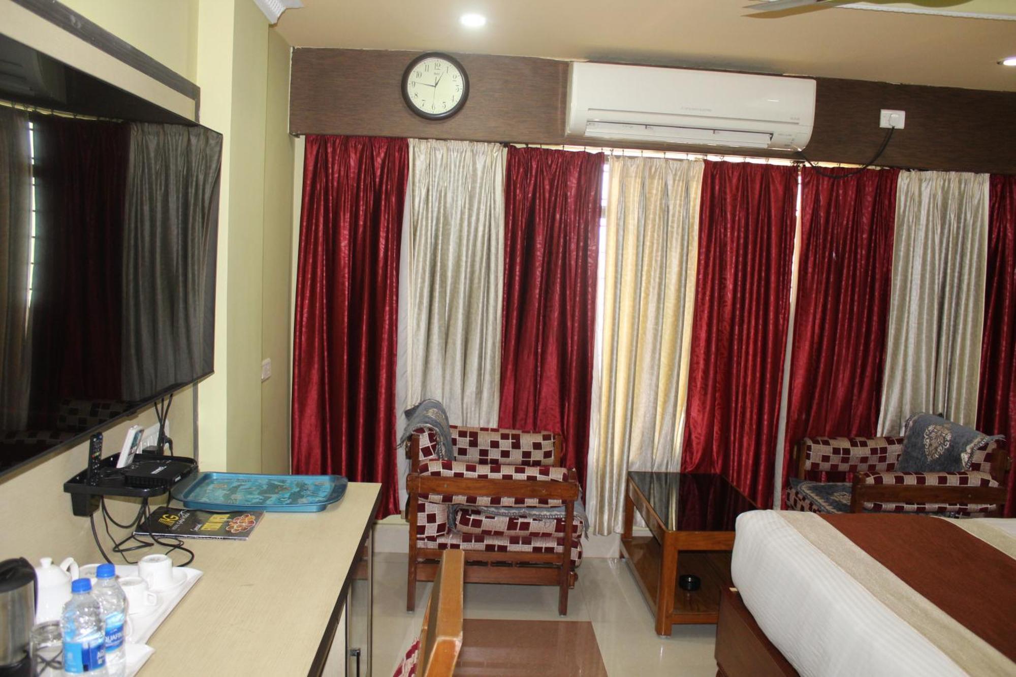 Gokul Plaza Hotel Bhubaneswar Ngoại thất bức ảnh