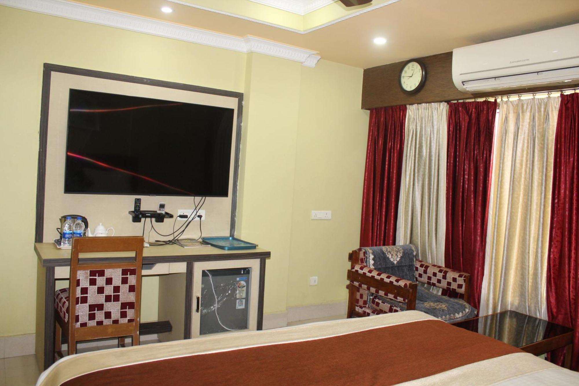 Gokul Plaza Hotel Bhubaneswar Ngoại thất bức ảnh