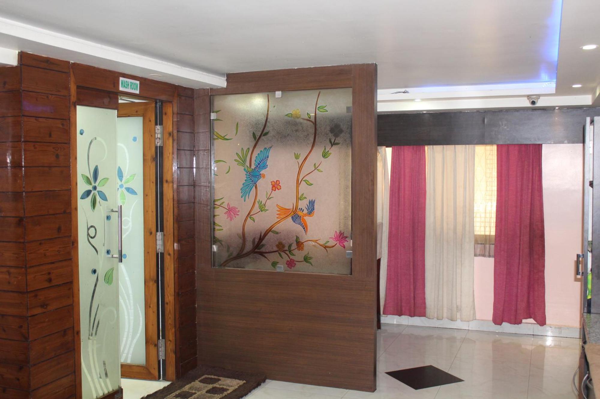 Gokul Plaza Hotel Bhubaneswar Ngoại thất bức ảnh
